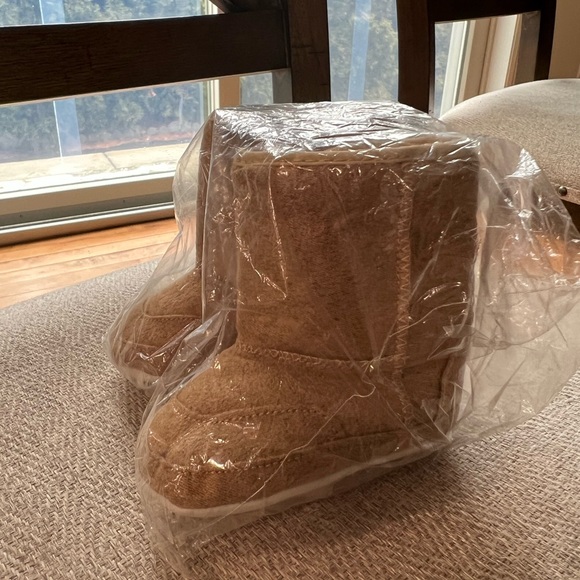 NWT Prewalker Toddler Boots Premium Soft Anti-Slip Sole Warm Winter Boots - Picture 2 of 3